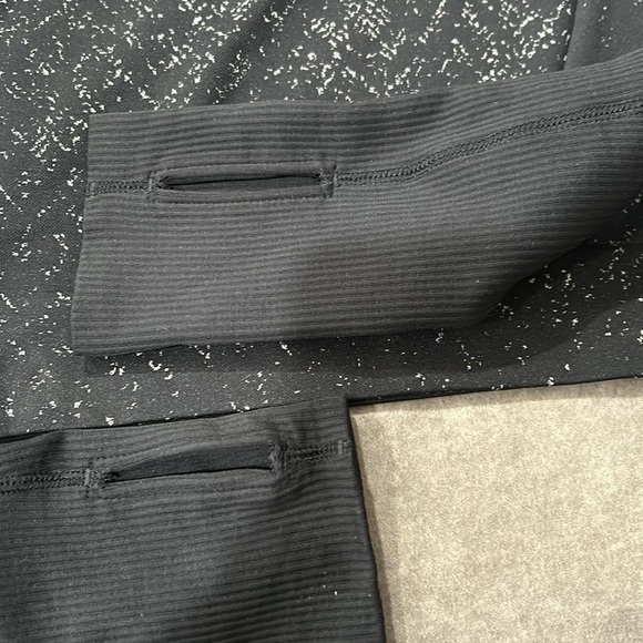 Lululemon Rest Less Cropped 1/2 Zip Herringbone Fade Black / White Size 2 crop - Picture 4 of 7